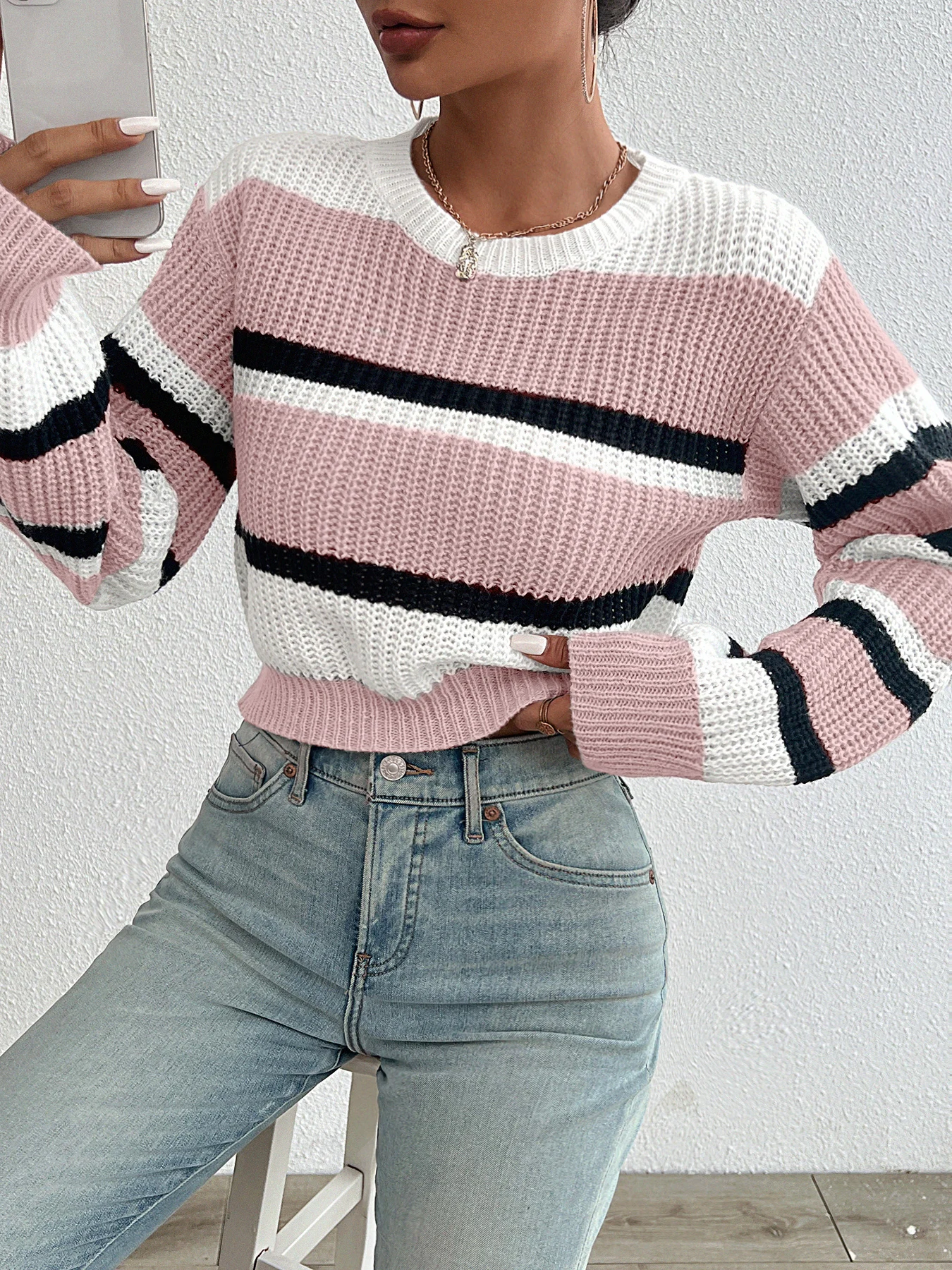 2024 autumn and winter hot sale new acrylic loose drop shoulder round neck color matching knitted long sleeve ladies sweater - Image 5