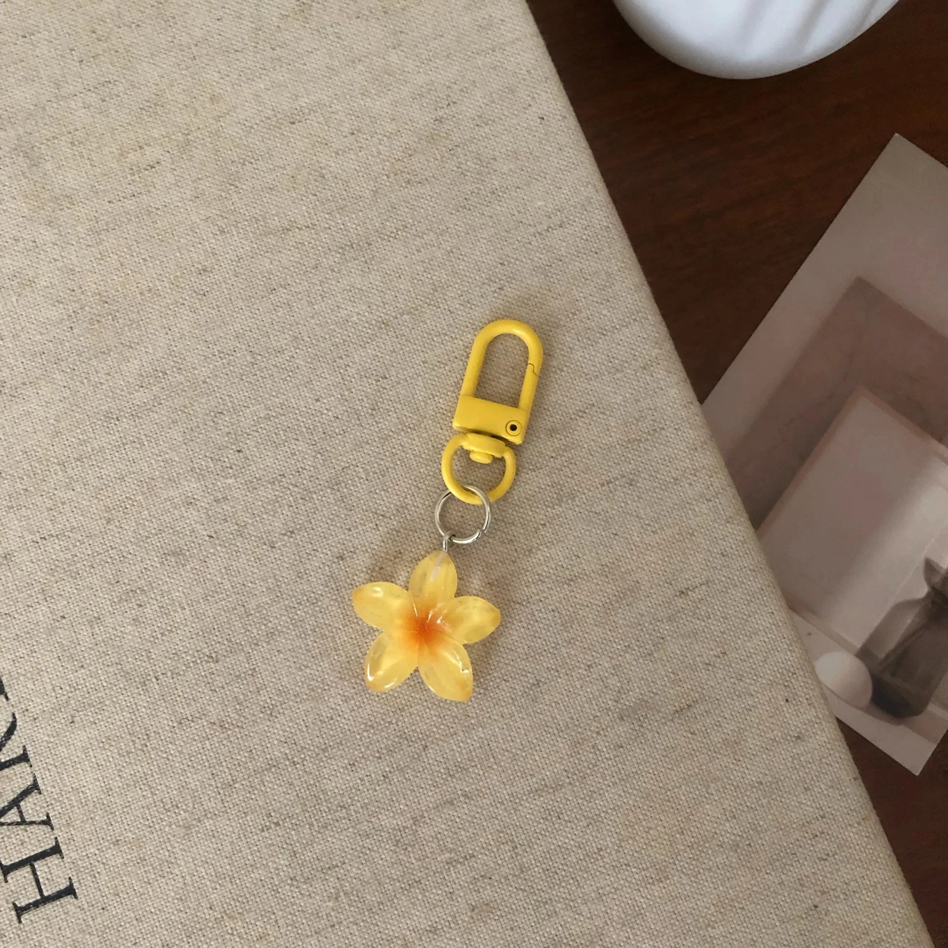 Little Flower Colorful Keychain Sweet Resin Gradient Key Chain Transparent Color Diy Cute Bag Keychains Pendant Girls Jewelry - Image 7
