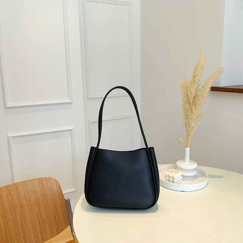 Simple And Casual New Popular PU Leather Versatile Shoulder Underarm Bag Small Fresh Solid Color Bear Pendant Handbag - Image 10