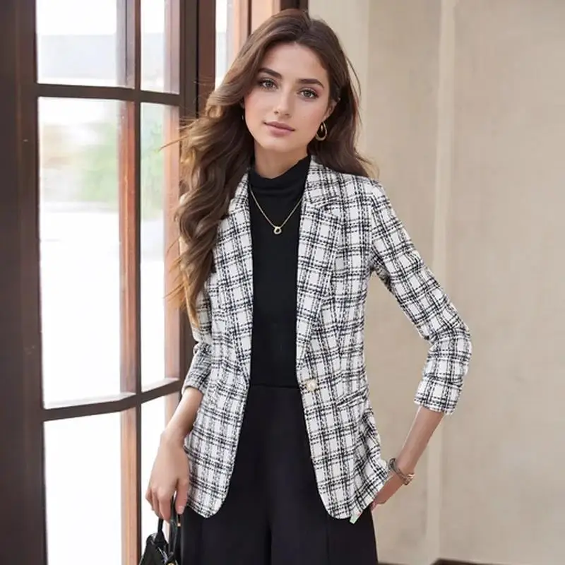 Woolen Plaid Small Suit Jacket for Women in Spring and Autumn 2025 New Short Style Korean Version Plus Size Retro Women's Suit - Image 2
