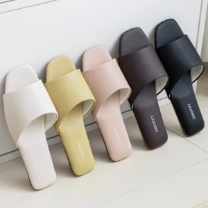 Spring and summer new PU leather slippers for home flooring, men's and women's non slip breathable bathroom slippers