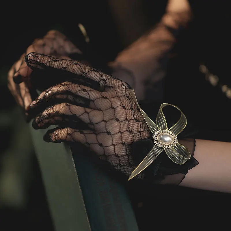 Wholesale Black Gloves Sexy Lace Short Tulle Full Finger Driving Gloves Cheap Bride Gloves Guantes Accessoires Mariage 2025