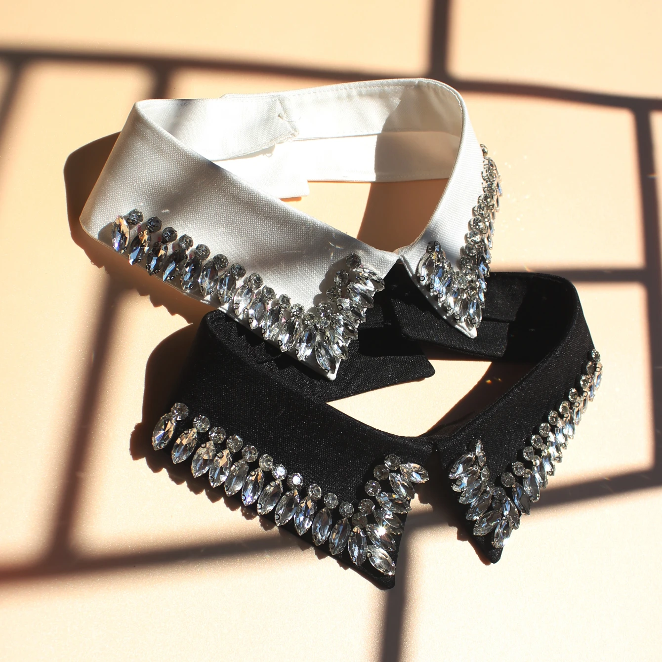 Retro rhinestone false collar. Luxurious beaded and shiny in spring, summer, autumn and winter. Handmade with nailed beads. Retr - Image 2