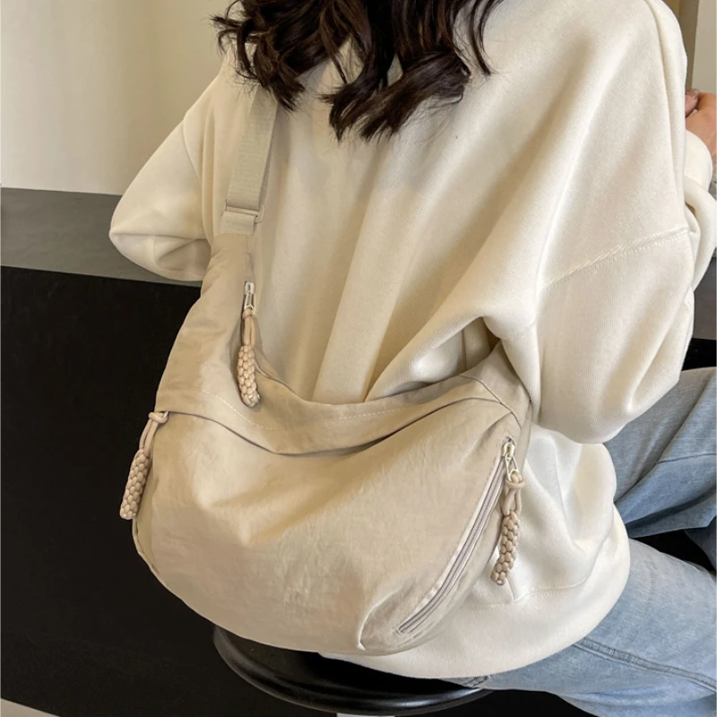Leisure Crossbody Hobo Bag with Large Capacity Versatile and Niche Design Nylon Shoulder Bag Student Class Mailman Bag - Image 2