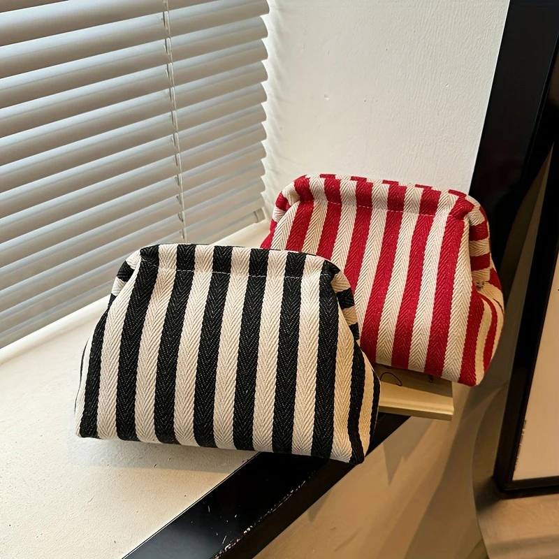 2025 New Knitted Striped Cloud Bag Clutch, Large-capacity Daily Versatile Color-blocking Clip Bag - Image 3