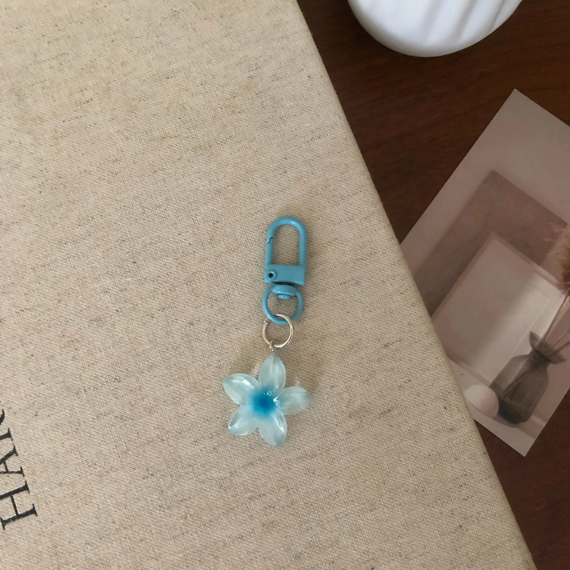 Little Flower Colorful Keychain Sweet Resin Gradient Key Chain Transparent Color Diy Cute Bag Keychains Pendant Girls Jewelry - Image 10