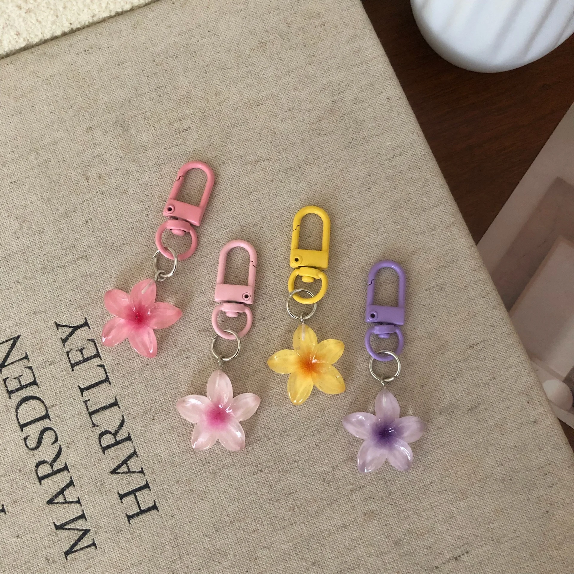 Little Flower Colorful Keychain Sweet Resin Gradient Key Chain Transparent Color Diy Cute Bag Keychains Pendant Girls Jewelry - Image 4