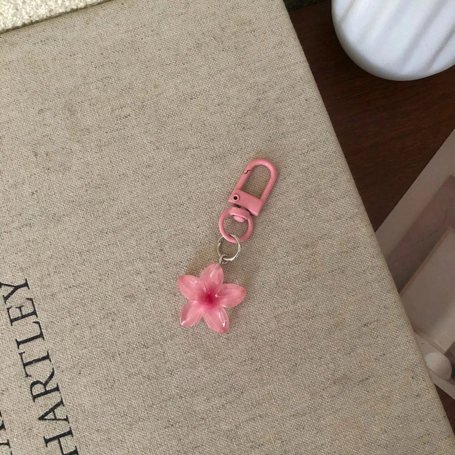 Little Flower Colorful Keychain Sweet Resin Gradient Key Chain Transparent Color Diy Cute Bag Keychains Pendant Girls Jewelry - Image 8