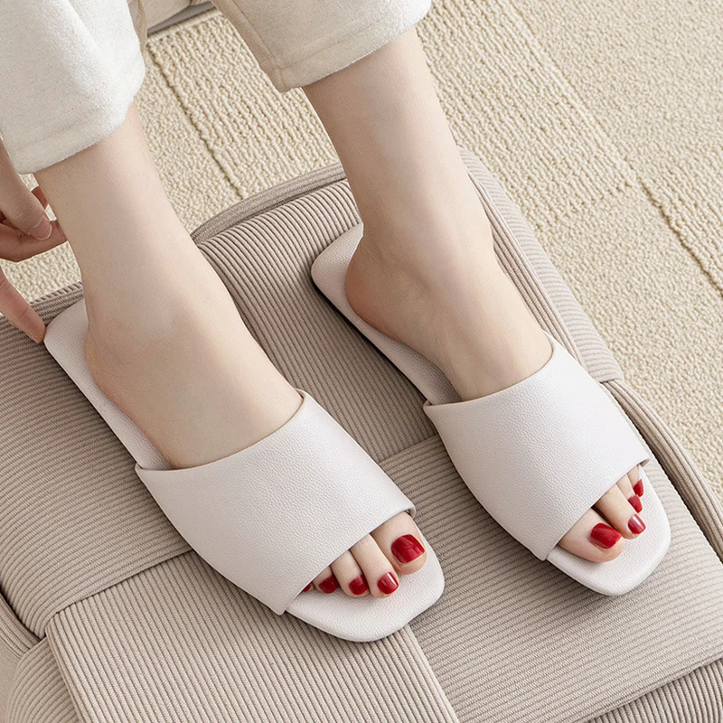 Spring and summer new PU leather slippers for home flooring, men's and women's non slip breathable bathroom slippers - Image 2