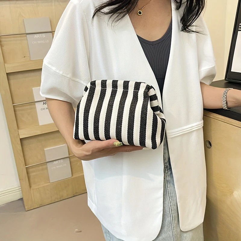 2025 New Knitted Striped Cloud Bag Clutch, Large-capacity Daily Versatile Color-blocking Clip Bag - Image 2