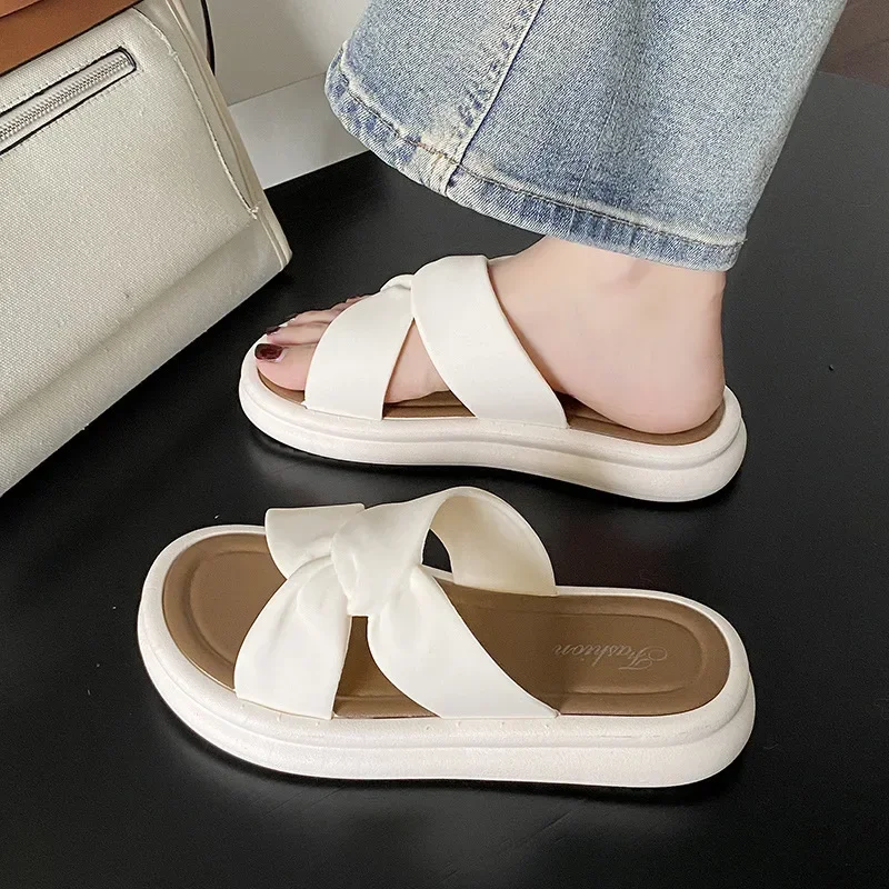 Versatile Thick Bottom Sandals Women's Summer New Outerwear Fashionable Crossbody Elegant Thick Bottom Beach Slippers - Image 3