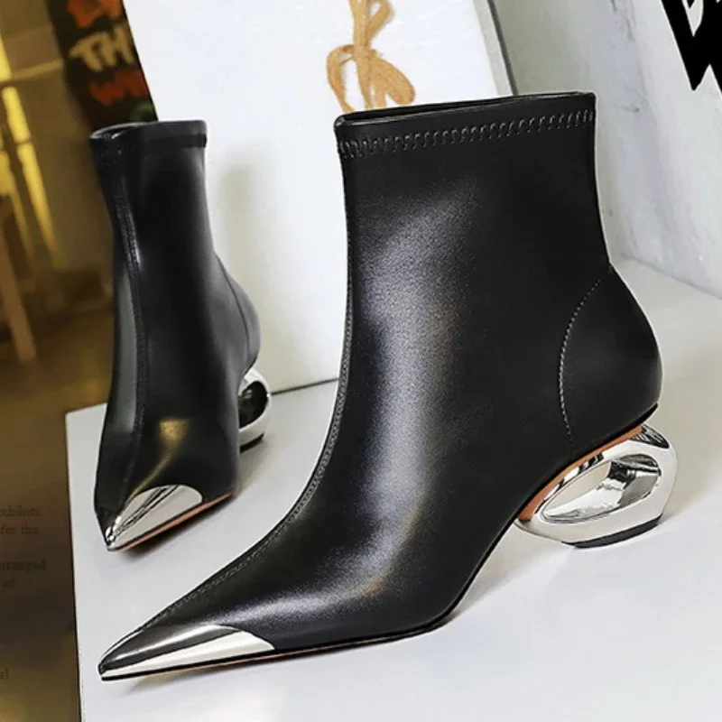 2025 New Metal Hollow Heel Iron Head Metal Pointed Toes Modern Short Boots for Women Winter Street Style Low Heel Boots Female - Image 3