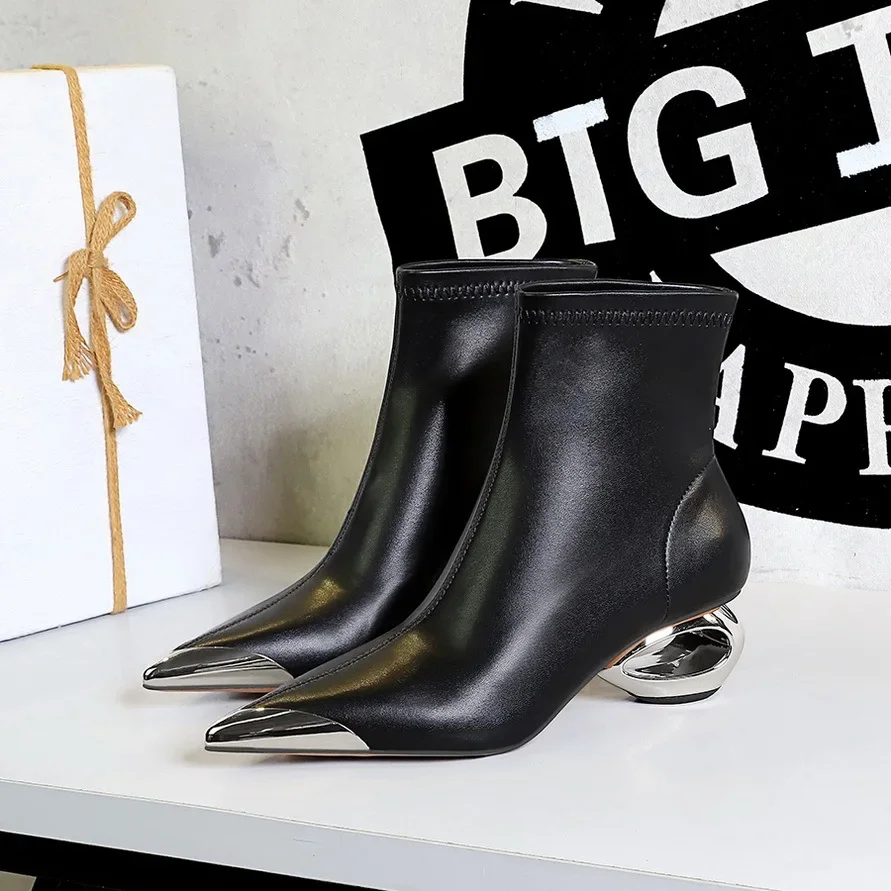 2025 New Metal Hollow Heel Iron Head Metal Pointed Toes Modern Short Boots for Women Winter Street Style Low Heel Boots Female - Image 7