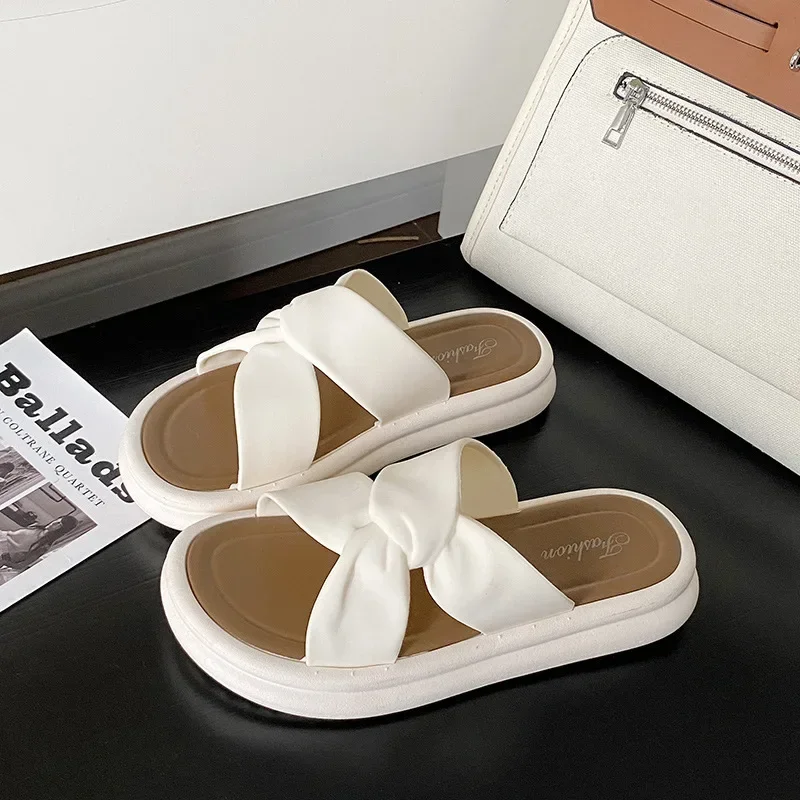Versatile Thick Bottom Sandals Women's Summer New Outerwear Fashionable Crossbody Elegant Thick Bottom Beach Slippers - Image 2