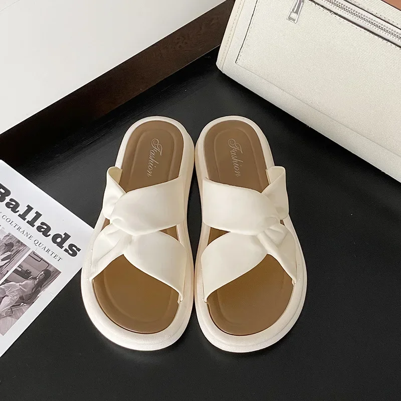 Versatile Thick Bottom Sandals Women's Summer New Outerwear Fashionable Crossbody Elegant Thick Bottom Beach Slippers - Image 4